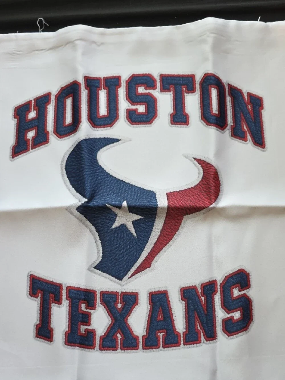 N/A red decor